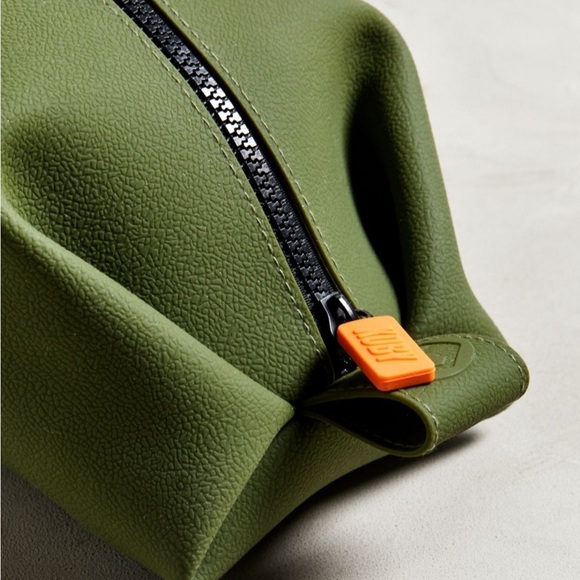 Tooletries The Koby Mini Dopp Kit Toiletries Bag, Anti Bacterial Green Silicone - Picture 13 of 16